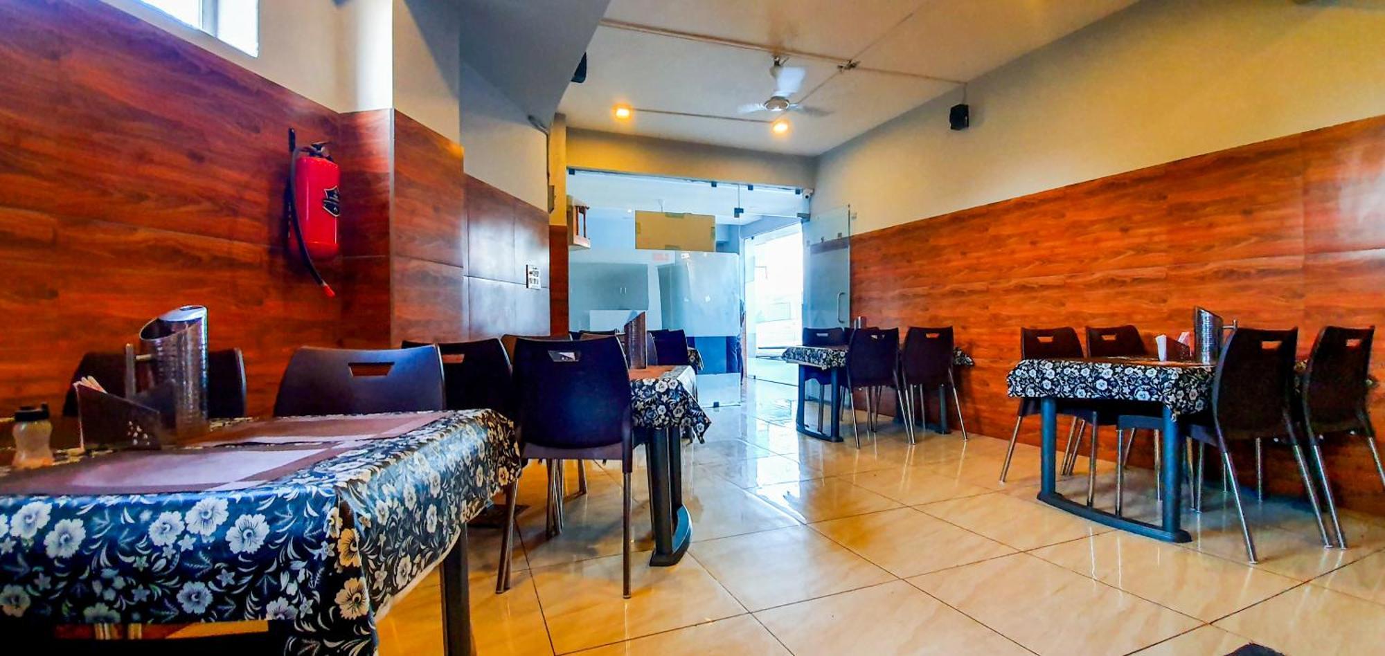 Nova Hotel New Crossroad Rajkot Exterior foto