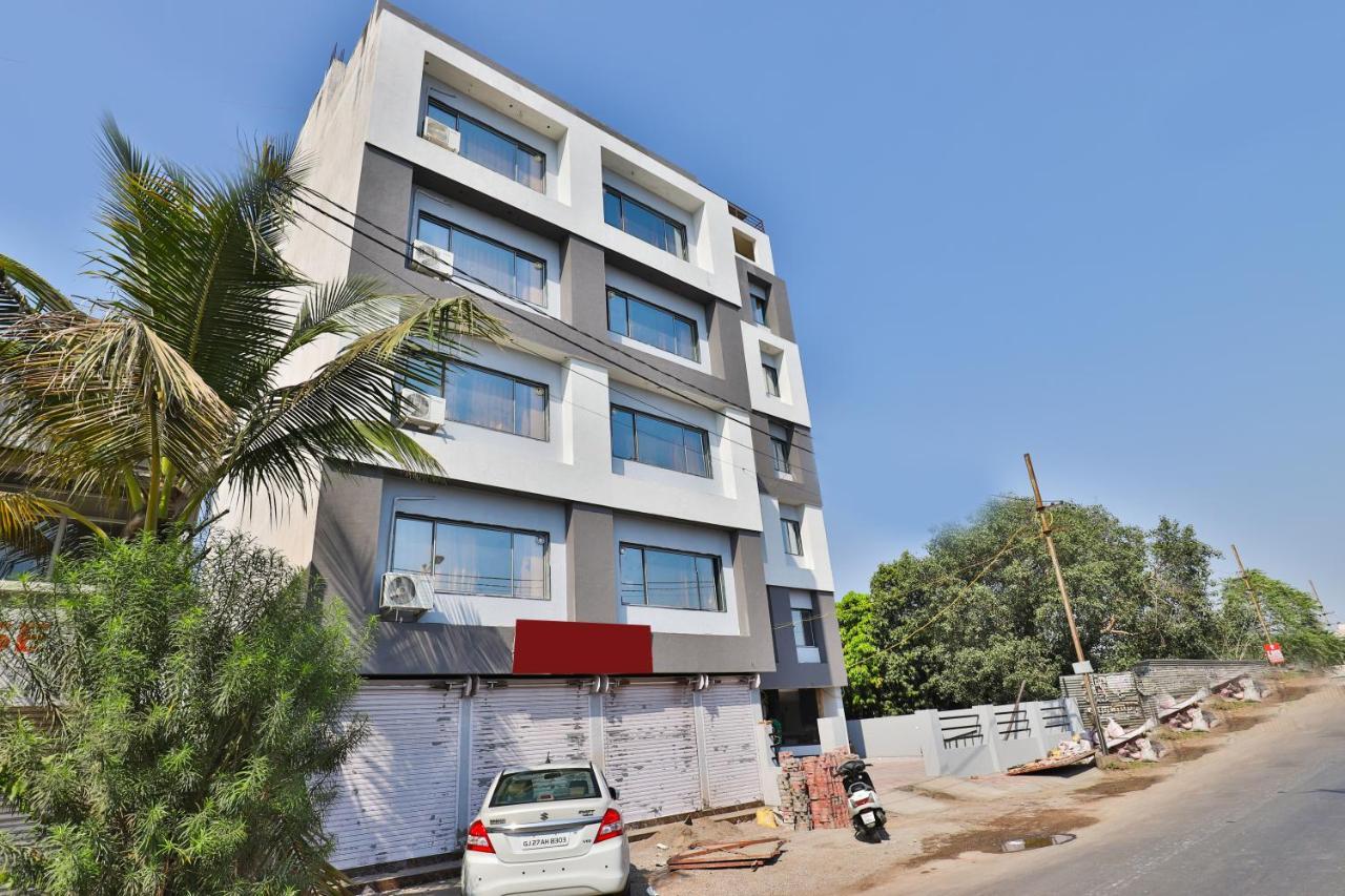 Nova Hotel New Crossroad Rajkot Exterior foto